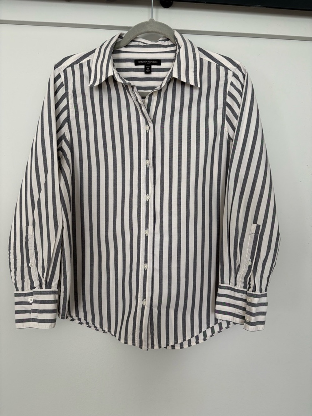 Banana Republic Petite Women’s Grey and White Striped Button-Down Shirt